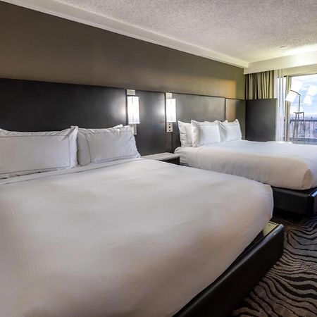 Doubletree By Hilton Calgary North Ξενοδοχείο Εξωτερικό φωτογραφία