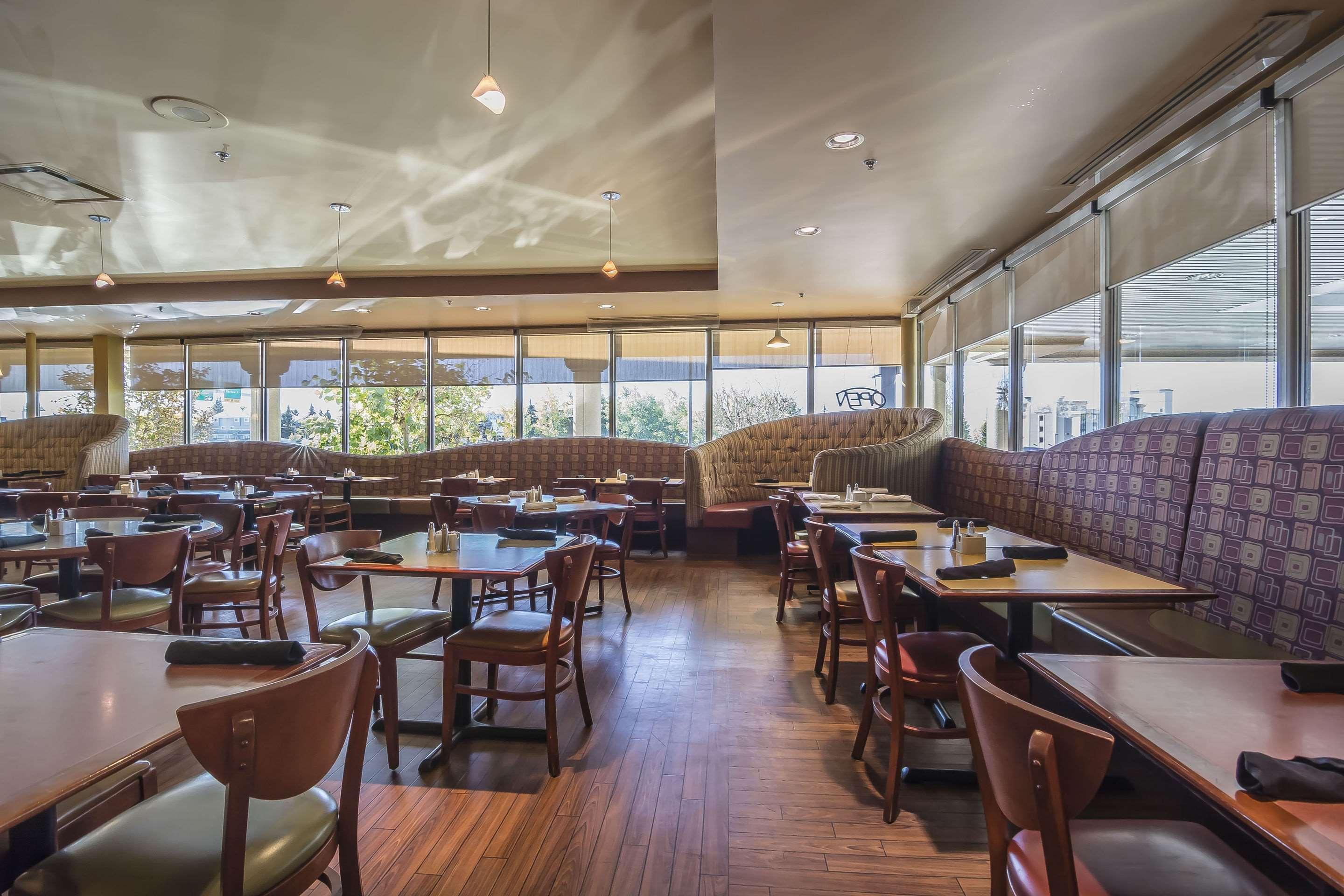 Doubletree By Hilton Calgary North Ξενοδοχείο Εξωτερικό φωτογραφία
