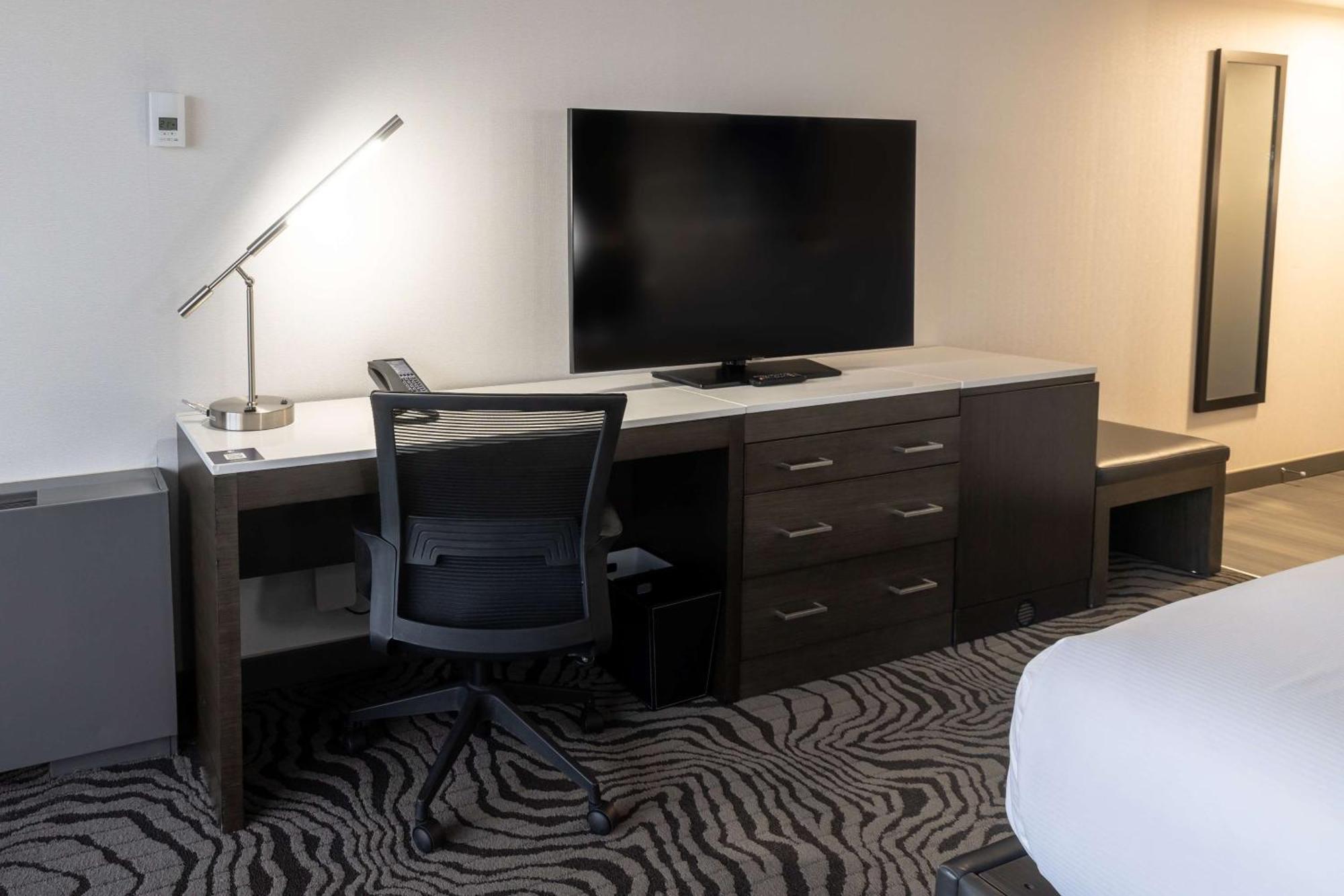 Doubletree By Hilton Calgary North Ξενοδοχείο Εξωτερικό φωτογραφία