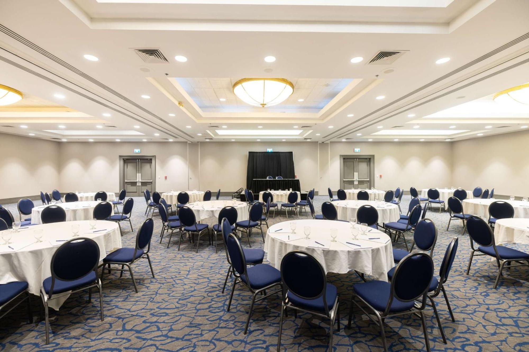 Doubletree By Hilton Calgary North Ξενοδοχείο Εξωτερικό φωτογραφία