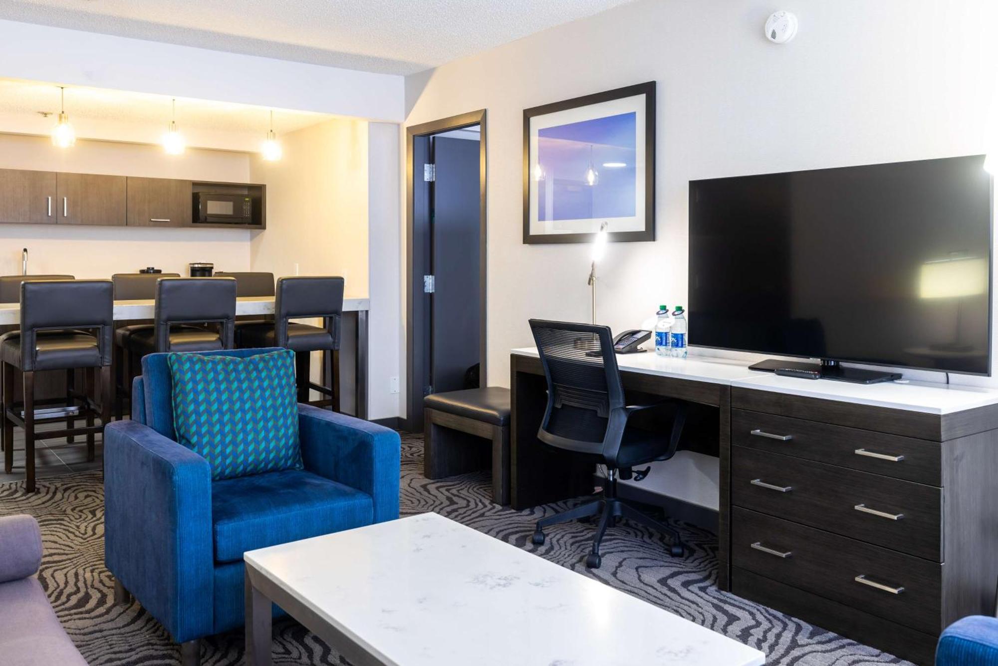 Doubletree By Hilton Calgary North Ξενοδοχείο Εξωτερικό φωτογραφία