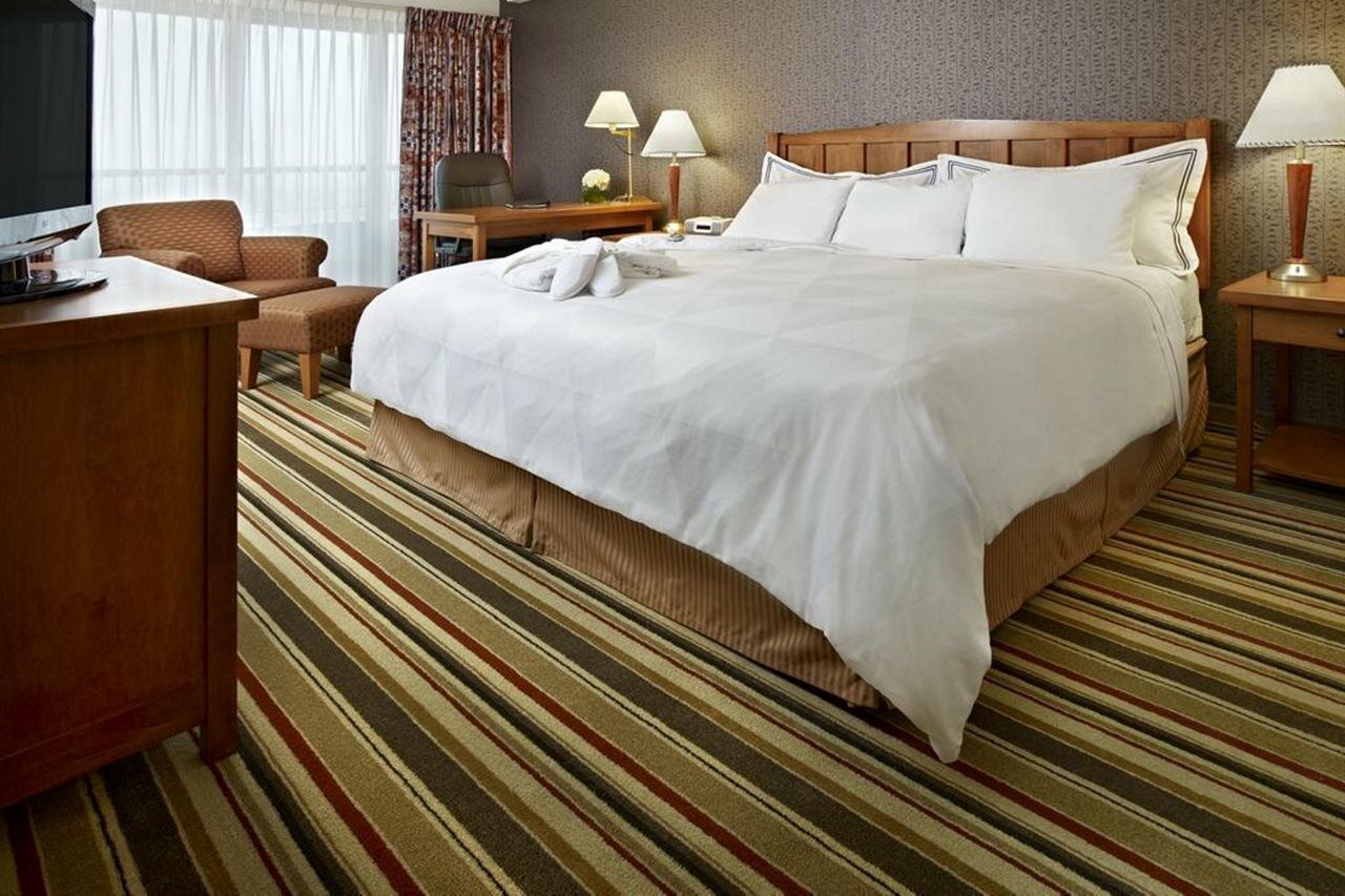 Doubletree By Hilton Calgary North Ξενοδοχείο Εξωτερικό φωτογραφία